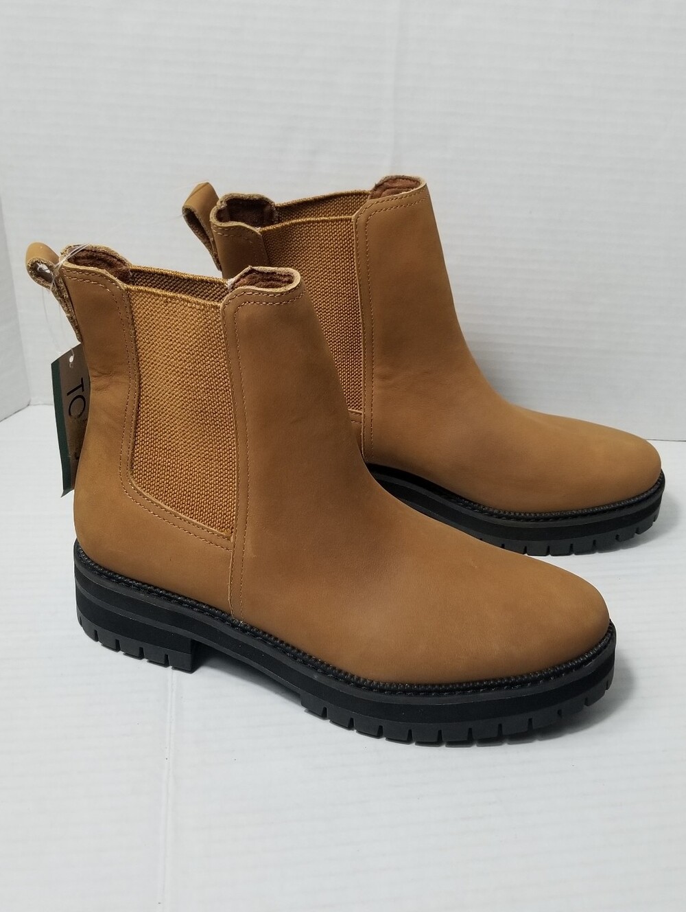 NWT TOMS WOMEN'S LEATHER BENNET WATER RESISTANT NUBUCK LEATHER BOOTS SIZE 8